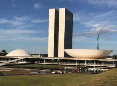 Orçamento aprovado pelo Congresso é inviável, avalia equipe econômica