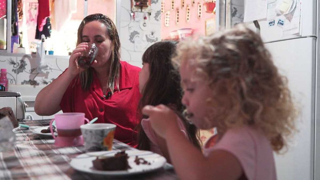 Mapa do endividamento no Brasil bate recorde: 75% das famílias têm dívidas