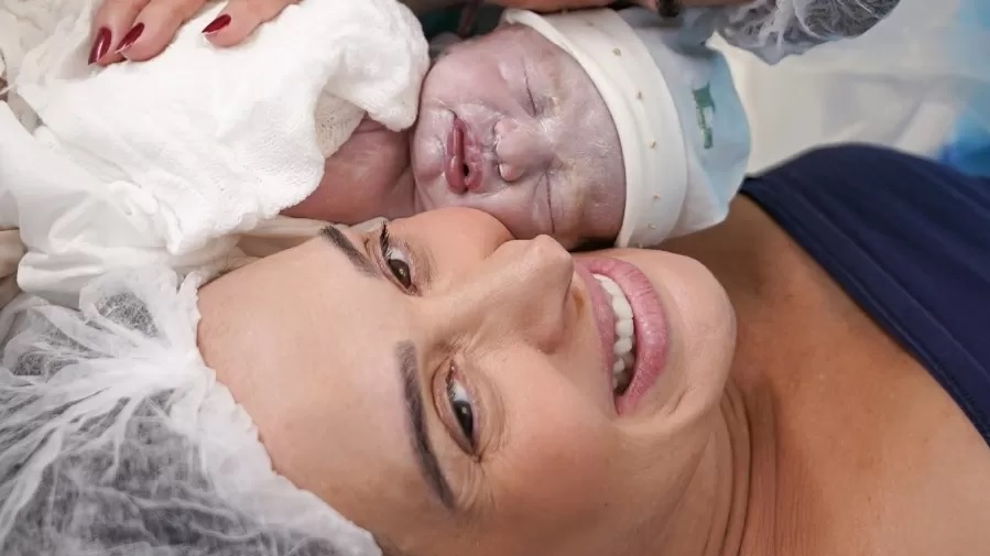 Nasce Luca, filho da atriz Claudia Raia