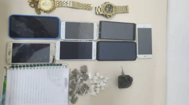 Alagoinhas: Policiais do Quarto Batalhão prendem três homens em flagrante delito e apreendem drogas